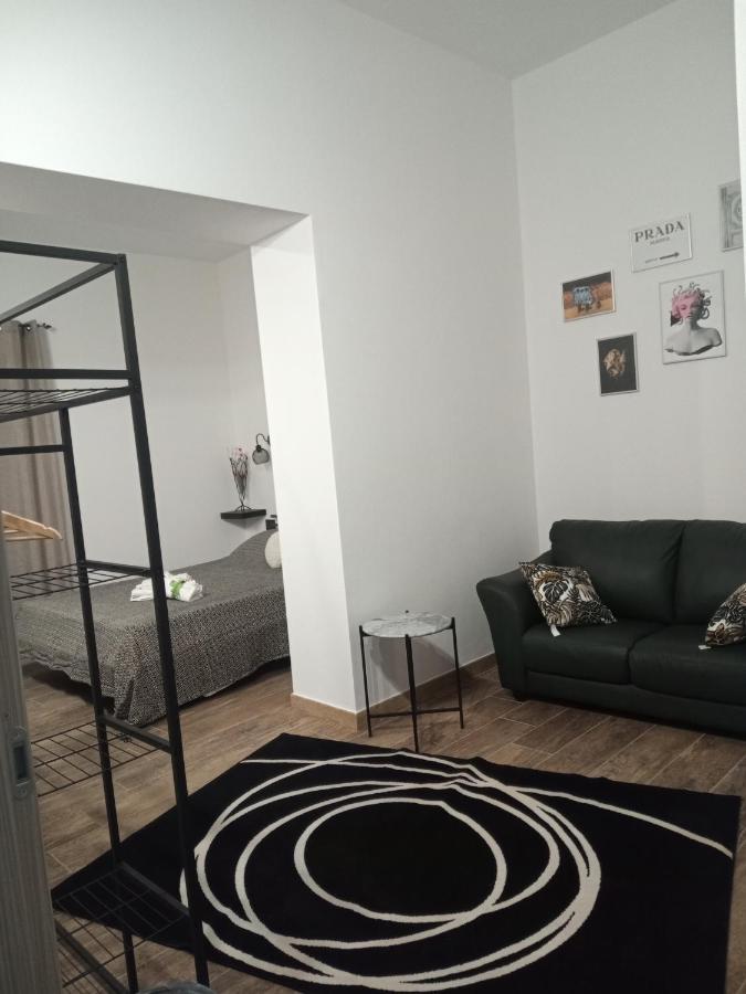 Living G Room Cagliari Luaran gambar
