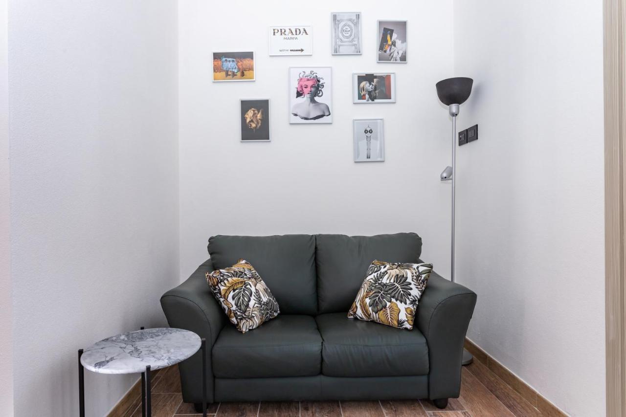 Living G Room Cagliari Luaran gambar